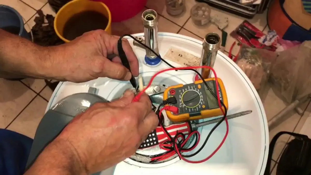 Ремонт водонагревателей Electrolux в Мценске — выгодная цена от 2329 руб., Мастер24